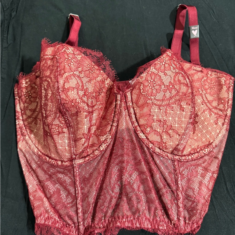 Elegant Lace Bralette in Red